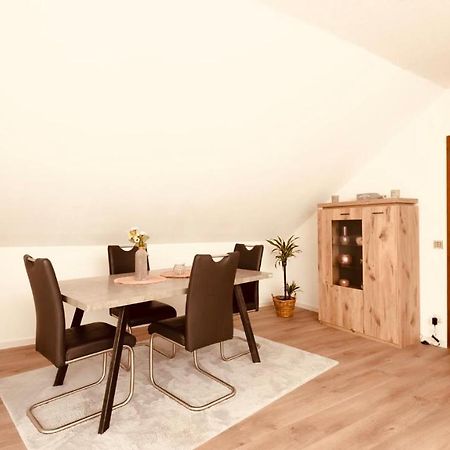 3,5-Zimmer Inkl Arbeitsplatz, Wlan & Free Netflix, Amazon-Free Parken Vollausgestattete Wohnung, 24H Check In هام المظهر الخارجي الصورة