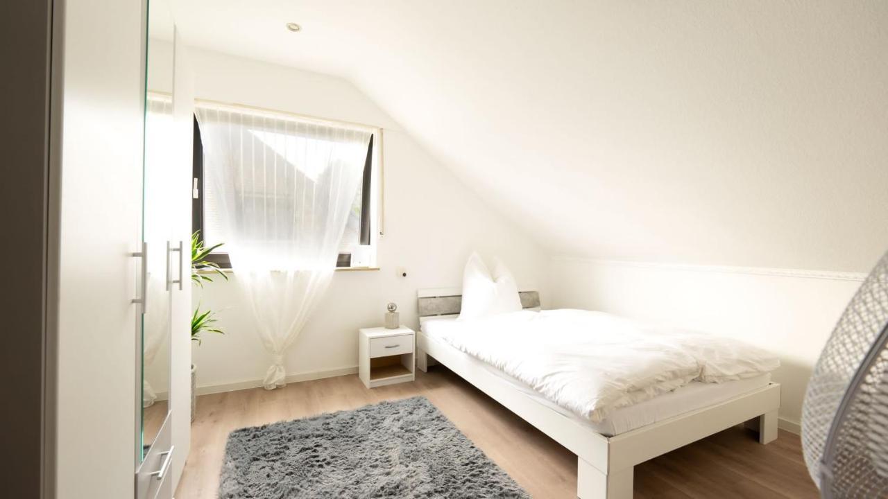 3,5-Zimmer Inkl Arbeitsplatz, Wlan & Free Netflix, Amazon-Free Parken Vollausgestattete Wohnung, 24H Check In هام المظهر الخارجي الصورة