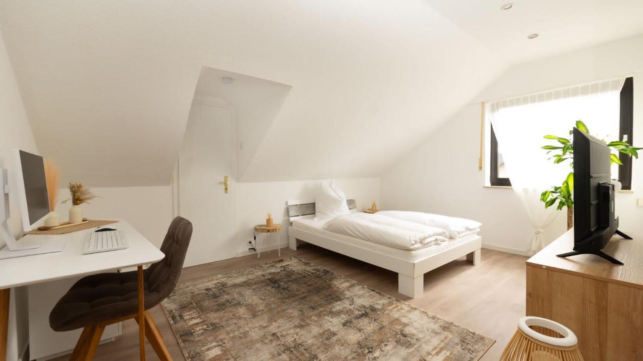 3,5-Zimmer Inkl Arbeitsplatz, Wlan & Free Netflix, Amazon-Free Parken Vollausgestattete Wohnung, 24H Check In هام المظهر الخارجي الصورة