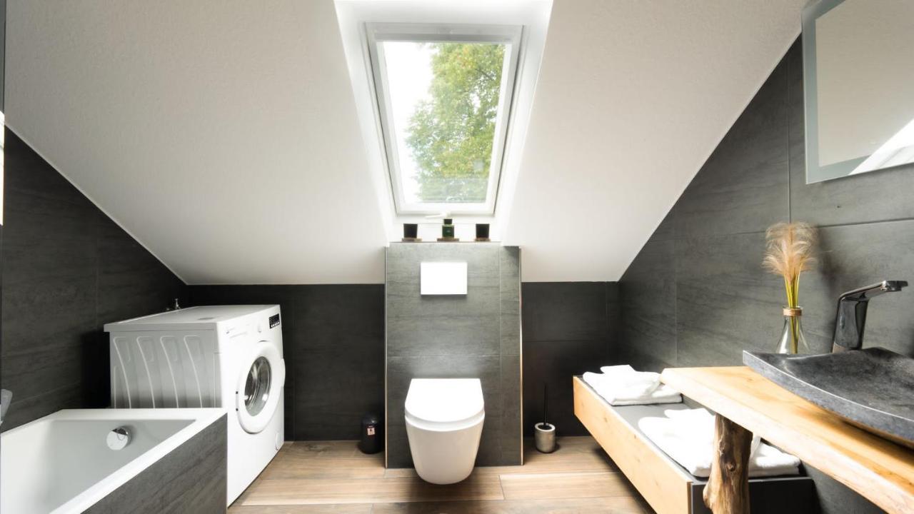 3,5-Zimmer Inkl Arbeitsplatz, Wlan & Free Netflix, Amazon-Free Parken Vollausgestattete Wohnung, 24H Check In هام المظهر الخارجي الصورة